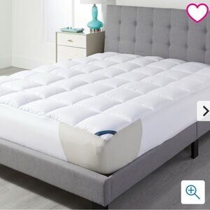 Premium White Mattress Protector